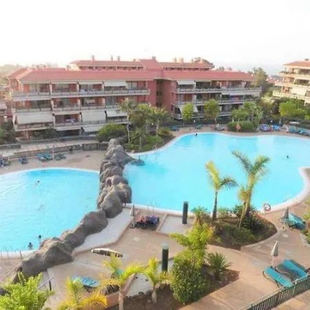 Amplio Atico Con Terraza, Piscina Y Tv49 4k